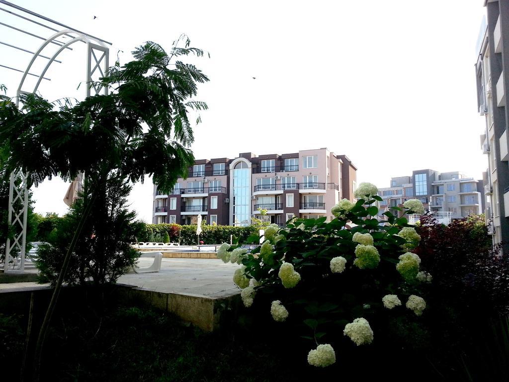 Menada Butterfly Apartment Sveti Vlas Ngoại thất bức ảnh