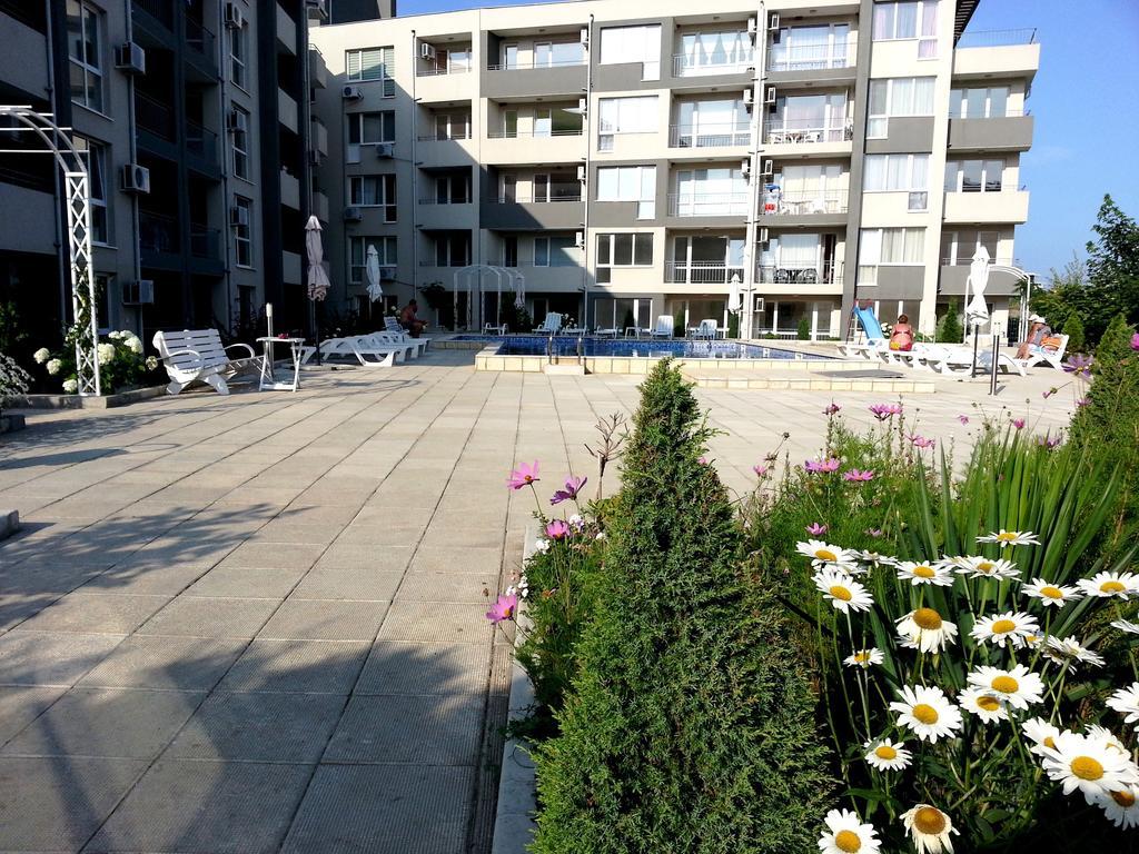 Menada Butterfly Apartment Sveti Vlas Ngoại thất bức ảnh